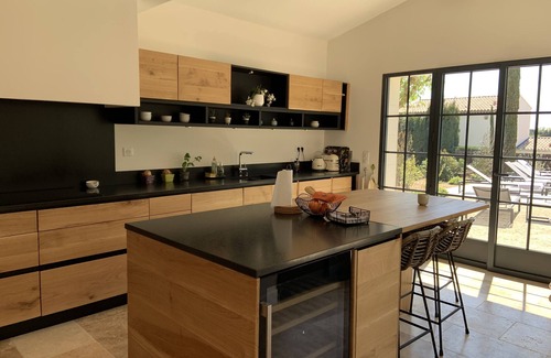 Maussane House | Relaxing Retreat: Mas St Olive with Pool, Steps from Shops
