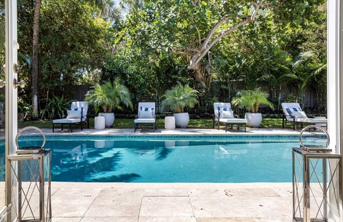 Birch Park Finger Streets House | Family-Focused Dolphin Isle with Ocean View and Pool