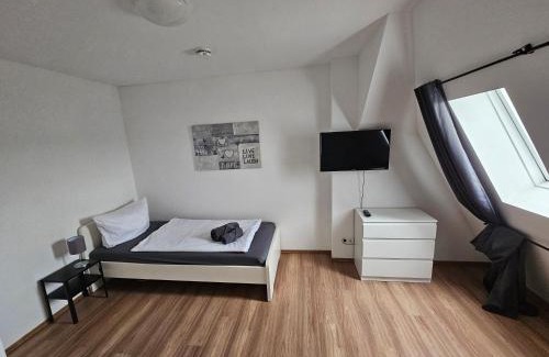 Salbke Apartment | Cozy 2-Room Apartment with WLAN and Family-Friendly Amenities