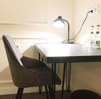 Burgsteinfurt Hotel | Discover 3 Monkeys Hotel: Family-Friendly with Dining Options