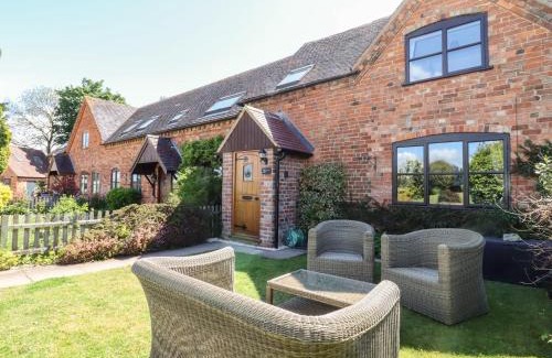 Pershore House | Pet-Friendly Retreat at 3 Mount Pleasant - Rated 9.3/10
