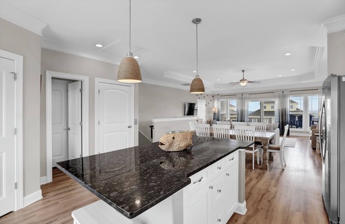 North Topsail Beach House | Book Your Family Getaway: Pool, Hot Tub & Ocean Views!