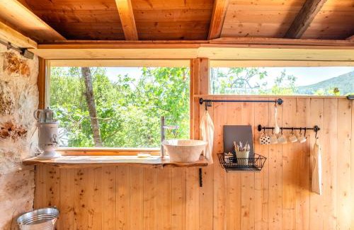 Kas House | Discover 3 Oda Kaş: Pet-Friendly Retreat with Hot Tub