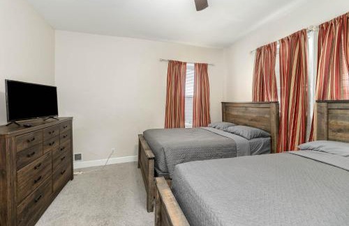 Corryville House | Family-Friendly 4-Bedroom Home Near University of Cincinnati