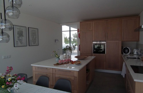 Salema Villa | Discover 3 Palms Salema: Oceanfront Villa with Pool & Views