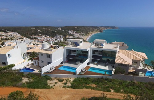 Salema Villa | Discover 3 Palms Salema: Oceanfront Villa with Pool & Views