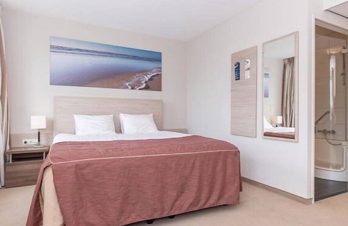 Kamperland Hotel | 3 Peaceful Oasis | Spa & Wellness Relaxation | Close to the Banjaardstrand Beach