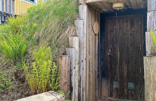 Kil House | Cozy Holiday Home for 3 in KIL with Kitchen & Breakfast