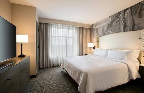 Berkeley Heights Hotel | Pet-Friendly Retreat with Indoor Pool & Delicious Breakfast