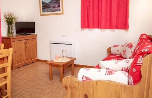 Puy-Saint-Vincent Apartment | Pet-Friendly 3-Room Apartment with Balcony & Scenic Views