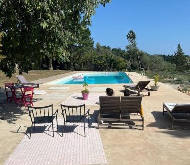 Le Plan-de-Grasse Apartment | Charming 3-Room Retreat in Grasse with Pool Access