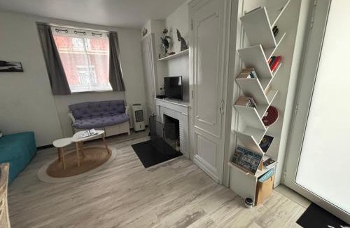 Arcachon Apartment | Beautiful 3-Piece Retreat with Terrace Near Beach & City