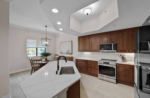 Naples Cottage | Family-Friendly Escape: 3 Pools & Lazy River Near Dining