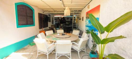 Recreio dos Bandeirantes House | Ideal Home Just 2 Minutes from the Beach - Guest Rated 10/10