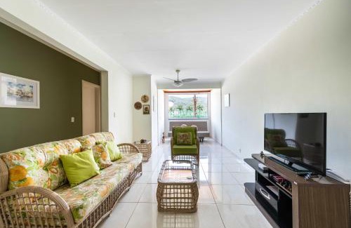 Jardim Centenario Apartment | Cozy 3-Bedroom Retreat in Enseada with Wi-Fi & Chromecast
