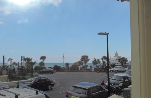 Eastbourne City Centre Apartment | Oceanfront 3 Queens Gardens Sea View Apartment Awaits You