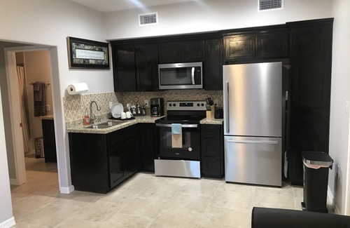 Aransas Pass Apartment | 3- Queens/sleeps 6