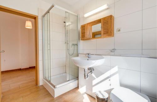 Warthe Apartment | Family-Friendly 3-Room Apartment with Ocean Views