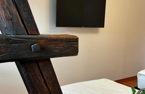 Zeitz Apartment | Modern 6P Apartment in the Heart of RebelRents