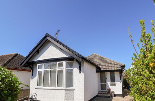 Rhos on Sea House | Family-Friendly Retreat at 3 Rhyd Drive - A Perfect Stay