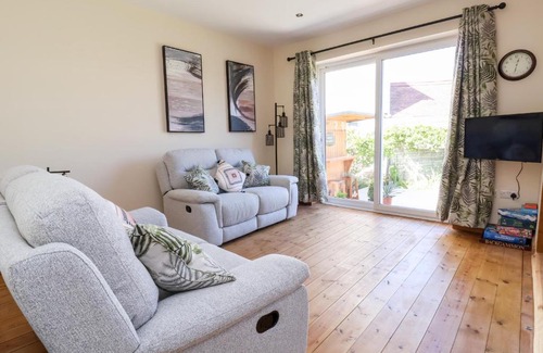 Rhos on Sea House | Family-Friendly Retreat at 3 Rhyd Drive - A Perfect Stay
