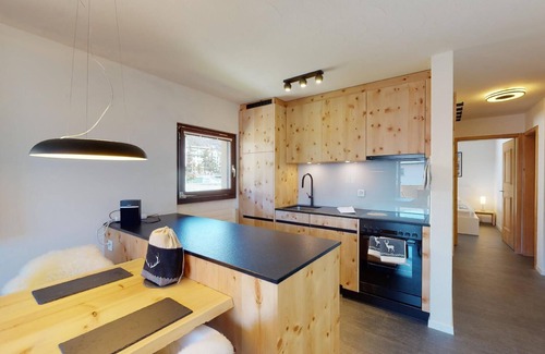 Celerina-Schlarigna Apartment | Exceptional 3-Room Apartment with Kitchen on 2nd Floor
