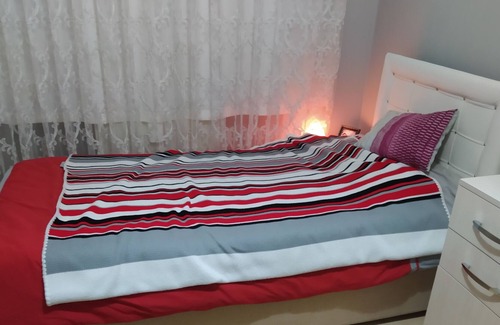 Bagcilar Apartment | Convenient 3-Room Apartment Near Park and Transportation