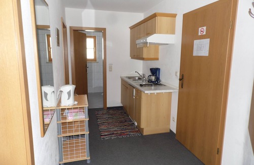 Unterjoch Apartment | Inviting 3-Room Apartment with Balcony & Ocean View