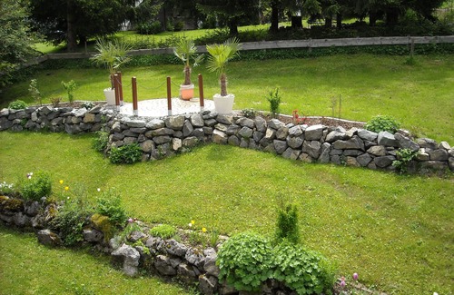 Unterjoch Apartment | Inviting 3-Room Apartment with Balcony & Ocean View