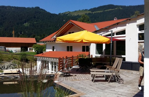 Unterjoch Apartment | Inviting 3-Room Apartment with Balcony & Ocean View