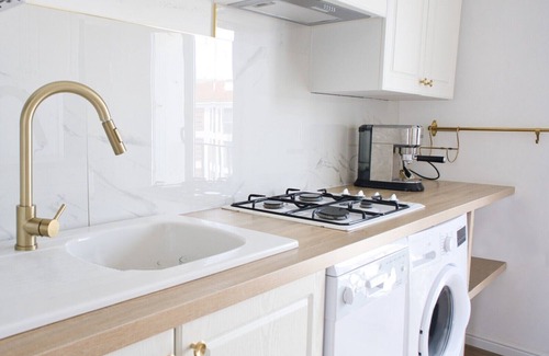 Moulin a Vent Apartment | Cozy 3-Room Apartment in Perpignan with Breakfast Included