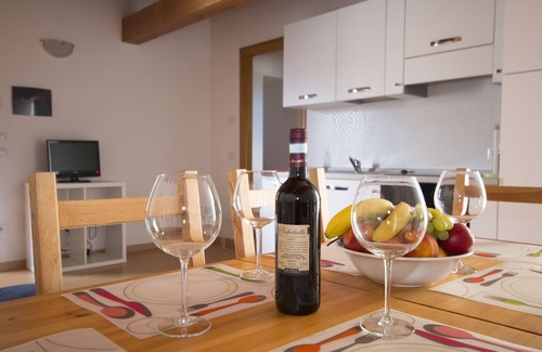 Domaso Apartment | Spacious 3-Room Apartment for Up to 6 with Ocean View