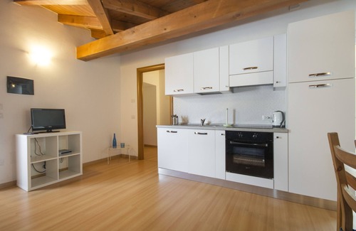 Domaso Apartment | Spacious 3-Room Apartment for Up to 6 with Ocean View