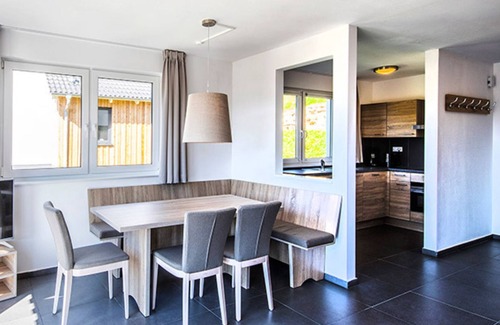 Mistelgau House | Family & Friends Retreat with Spa and Ocean Views