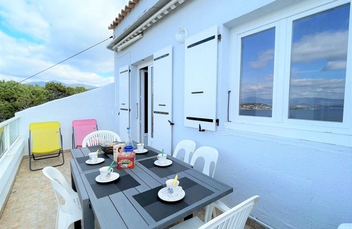 Isolella Apartment | Cozy Oceanfront Apartment Porticcio with 2 Bedrooms
