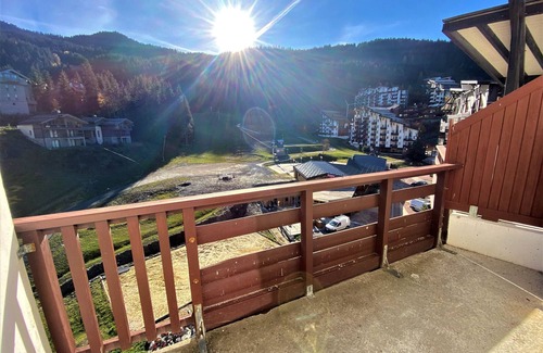 La Perriere Apartment | Discover Apartment La Tania: 2 Bedrooms with Spa & Kitchen