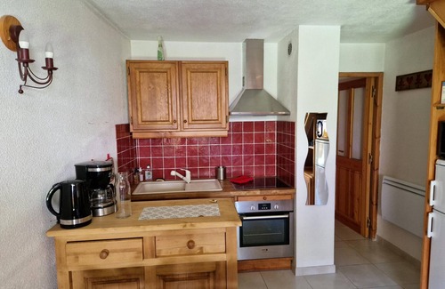 Saint-Chaffrey Apartment | Comfortable 2-Bedroom Apartment in Saint-Chaffrey for Families