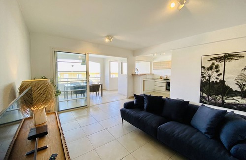 Trois-Ilets Apartment | Dream Holiday in Trois Ilets: Poolside 3-Room Getaway