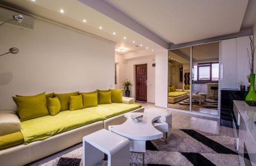 Chiajna Apartment | Relaxing 4-Star Residence with Ocean View & Private Pool