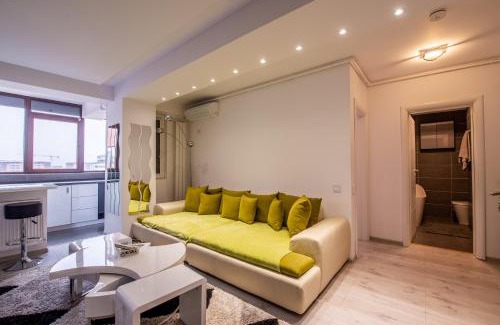 Chiajna Apartment | Relaxing 4-Star Residence with Ocean View & Private Pool