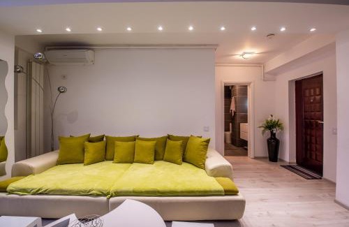 Chiajna Apartment | Relaxing 4-Star Residence with Ocean View & Private Pool