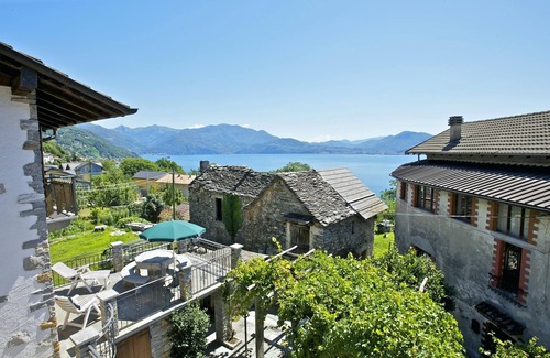 Cannero Riviera House | Relaxing 3-Room Rustico with Outdoor Area in Sunny Spot
