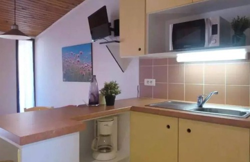 Murs Apartment | Discover VVF Luberon Provence: Pool, Spa & Family Friendly