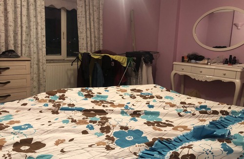 Kucukcekmece Apartment | Family-Friendly 3-Room Flat with Kitchen & Pet Access