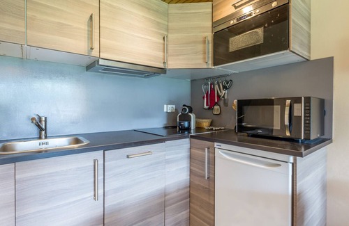 La Clusaz Apartment | Cozy 2-Bedroom Apartment in La Clusaz with Spa Access