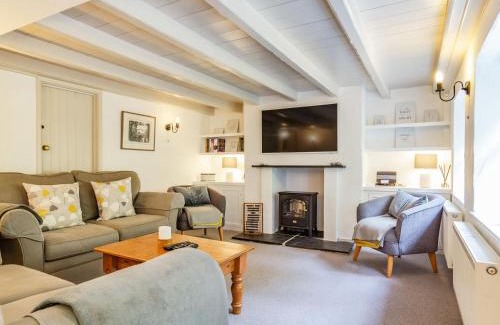 St. Agnes House | Family-Friendly 4-Star Stay at 3 Rose Cottages, Rated 10/10