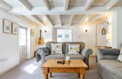 St. Agnes House | Family-Friendly 4-Star Stay at 3 Rose Cottages, Rated 10/10