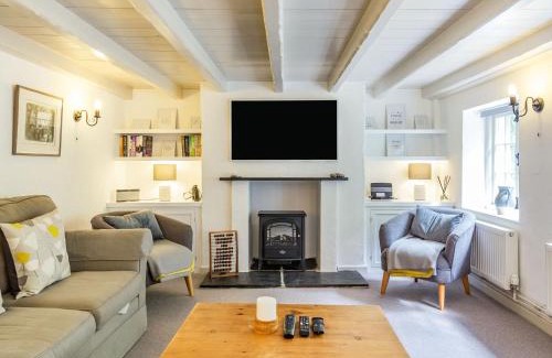 St. Agnes House | Family-Friendly 4-Star Stay at 3 Rose Cottages, Rated 10/10