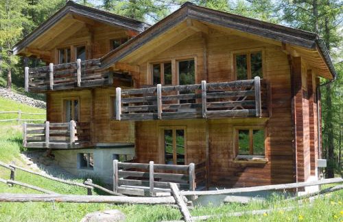 Saas-Fee Ski Chalet | Chalet Eichhorn in Saas Fee - Family-Friendly Retreat