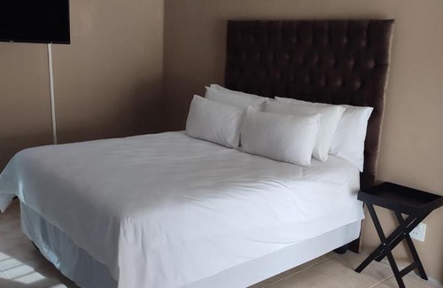 Welkom Bed & Breakfast | Cozy 3 Schnehage Guesthouse with Pool & Family-Friendly Vibe